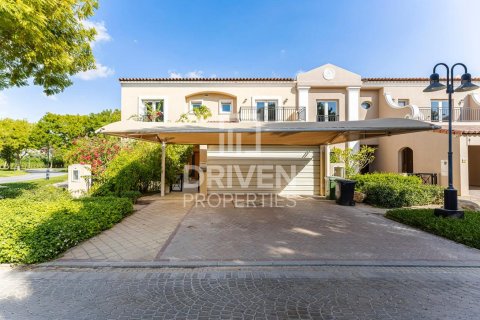 Villa à Dubai Investment Park, Dubai, 5 chambres, 357 m², № 87620
