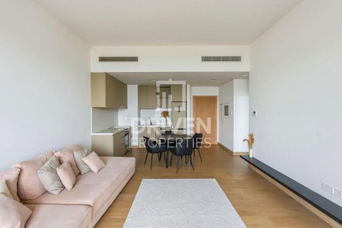 Снять в аренду квартиру в La Mer, Джумейра, Дубай: 1 спальня, 77.48м², № 129165 - фото 3