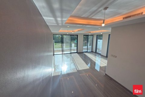 Villa en Dubai, 6 dormitorios, 292.7 m², № 55596 - foto 1