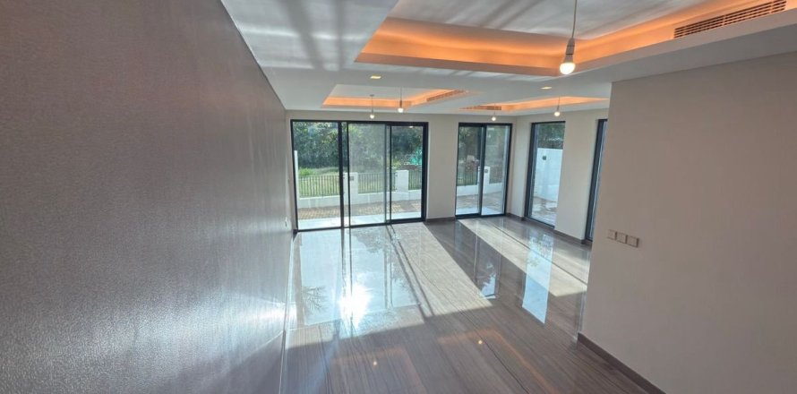 Villa en Dubai, 6 dormitorios, 292.7 m², № 55596