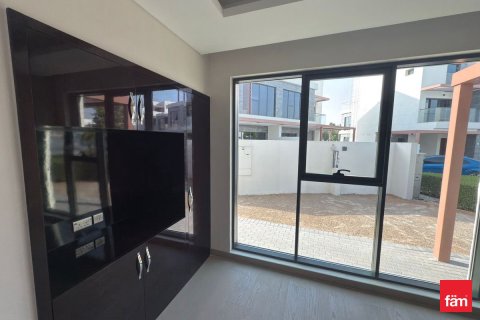 Villa en Dubai, 6 dormitorios, 292.7 m², № 55596 - foto 2
