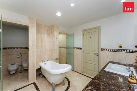 Villa en Palm Jumeirah, Dubai, 5 dormitorios, 540.4 m², № 16533 - foto 26