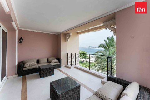 Villa en Palm Jumeirah, Dubai, 5 dormitorios, 540.4 m², № 16533 - foto 14