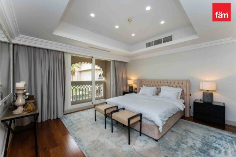 Villa en Palm Jumeirah, Dubai, 5 dormitorios, 540.4 m², № 16533 - foto 12