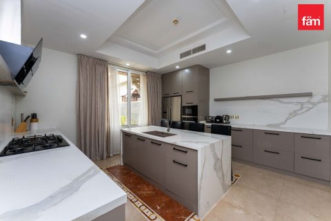 Villa en Palm Jumeirah, Dubai, 5 dormitorios, 540.4 m², № 16533 - foto 23