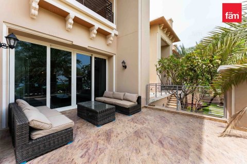Villa en Palm Jumeirah, Dubai, 5 dormitorios, 540.4 m², № 16533 - foto 17