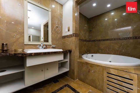 Villa en Palm Jumeirah, Dubai, 5 dormitorios, 540.4 m², № 16533 - foto 25