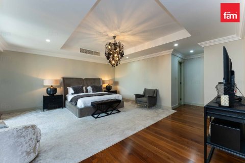 Villa en Palm Jumeirah, Dubai, 5 dormitorios, 540.4 m², № 16533 - foto 9