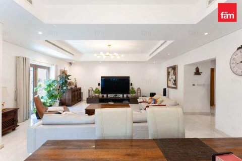 Townhouse in Al Furjan, Dubai 3 bedrooms, 224 sq.m. № 16520 - photo 1