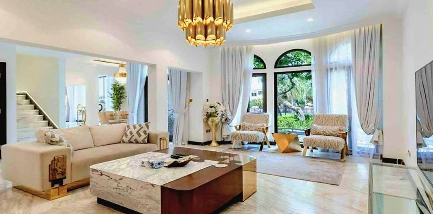 Вилла в Пальме Джумейре, Дубай, 3 спальни, 423.3м², № 8585