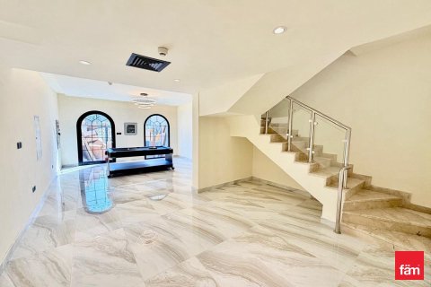 Вилла в Дубае, 5 спален, 135.2м², № 89248