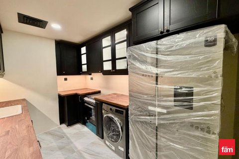 Снять в аренду виллу в Дубае: 5 спален, 135.2м², № 89248 - фото 14