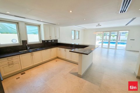 Villa à Jumeirah Park, Dubai, 5 chambres, 781.6 m², № 112523 - photo 13