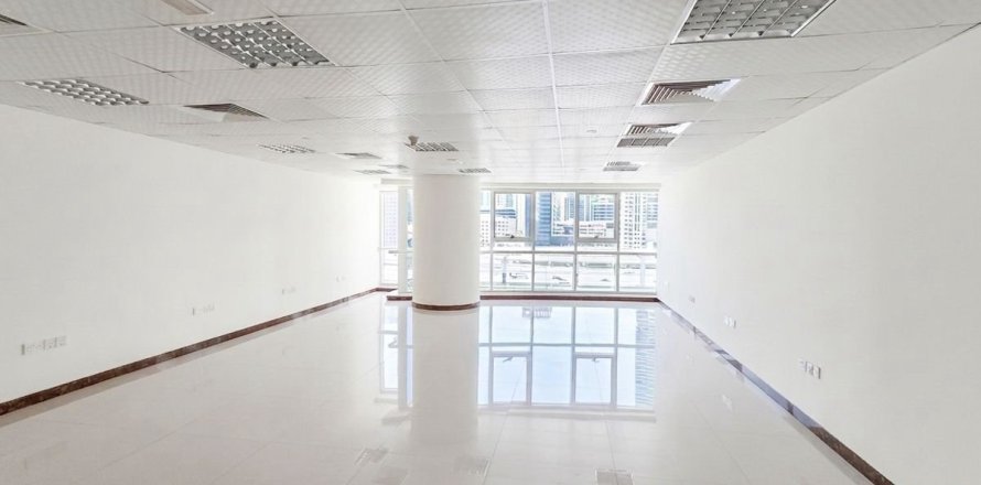 Bureau à Dubai, 79.1 m², № 112518