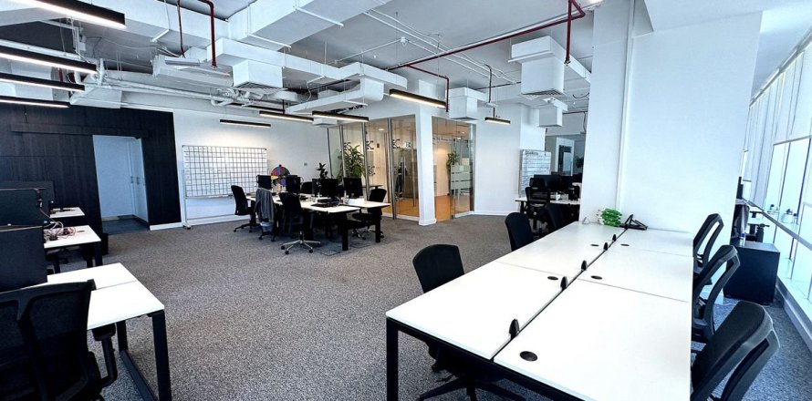 Bureau à Dubai, 228.4 m², № 112520