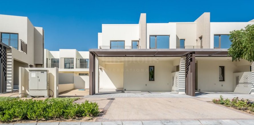 Townhouse in Dubai South (Dubai World Central), Dubai 4 bedrooms, 237.088 sq.m. № 12857