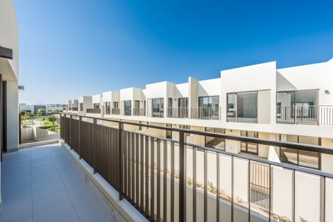 Townhouse in Dubai South (Dubai World Central), Dubai 4 bedrooms, 237.08845600 sq.m. № 12857 - photo 11