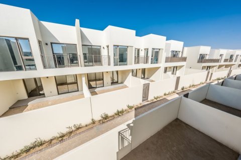 Townhouse in Dubai South (Dubai World Central), Dubai 4 bedrooms, 237.08845600 sq.m. № 12857 - photo 13