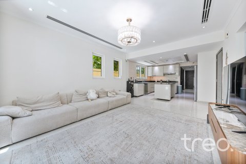 Villa à Legacy, Jumeirah Park, Dubai, 3 chambres, 284.56 m², № 123526 - photo 12