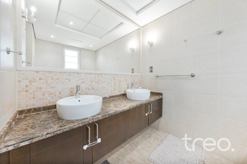 Villa à Legacy, Jumeirah Park, Dubai, 3 chambres, 284.56 m², № 123526 - photo 23