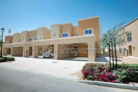 Villa à Dubai, 2 chambres, 161 m², № 52179 - photo 1