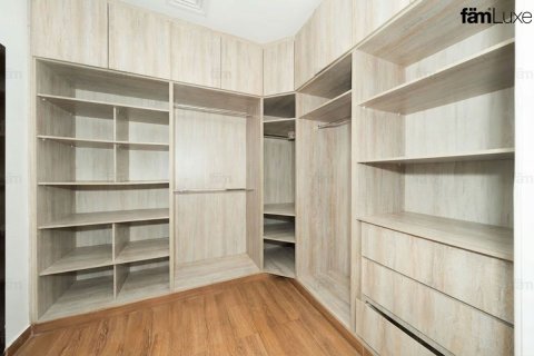 Villa à Umm Al Sheif, Dubai, 7 chambres, 1393.5 m², № 99941 - photo 25