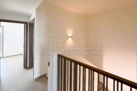 Снять в аренду виллу в Tilal Al Ghaf, Дубай: 4 спальни, 231.6м², № 99943 - фото 10