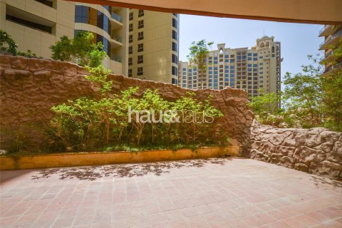 Apartment in Palm Jumeirah, Dubai 1 bedroom, 118 sq.m. № 45230 - photo 1