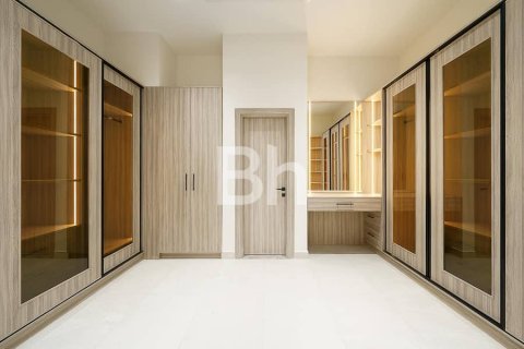 Снять в аренду виллу в Аль-Барше, Дубай: 5 спален, 1208м², № 22070 - фото 18