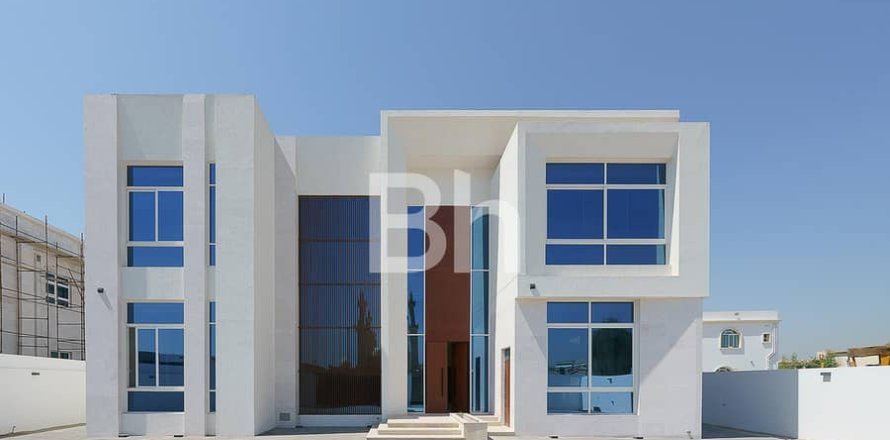 Вилла в Аль-Барше, Дубай, 5 спален, 1208м², № 22070