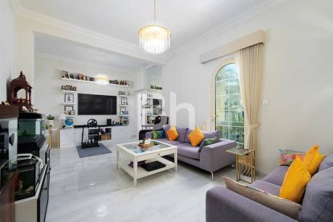 Villa in Jumeirah Islands, Dubai 4 bedrooms, 511 sq.m. № 23353 - photo 7