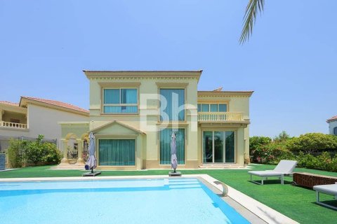Villa in Jumeirah Islands, Dubai 4 bedrooms, 511 sq.m. № 23353 - photo 1