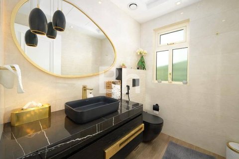 Villa in Jumeirah Islands, Dubai 4 bedrooms, 511 sq.m. № 23353 - photo 18