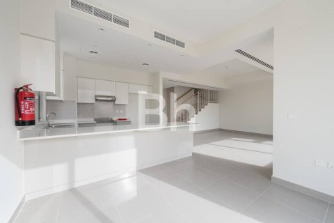Снять в аренду виллу в Дубай Хилс Эстейт, Дубай: 5 спален, 254м², № 23354 - фото 12