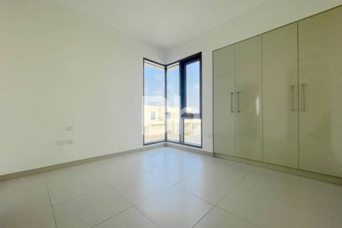 Снять в аренду виллу в Дубай Хилс Эстейт, Дубай: 5 спален, 254м², № 23354 - фото 9