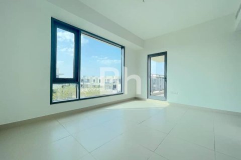 Снять в аренду виллу в Дубай Хилс Эстейт, Дубай: 5 спален, 254м², № 23354 - фото 3