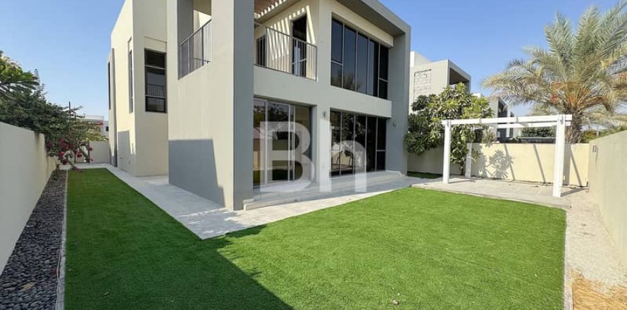 Вилла в Дубай Хилс Эстейт, Дубай, 4 спальни, 327м², № 23351