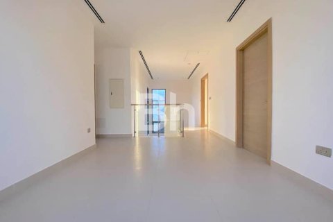 Снять в аренду виллу в Дубай Хилс Эстейт, Дубай: 4 спальни, 327м², № 23351 - фото 2