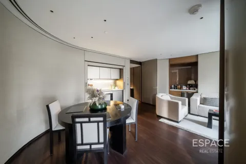 Apartamento en ARMANI RESIDENCES en Burj Khalifa, Dubai, 1 dormitorio, 98 m², № 123057 - foto 5