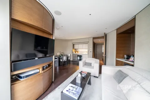Apartamento en ARMANI RESIDENCES en Burj Khalifa, Dubai, 1 dormitorio, 98 m², № 123057 - foto 2