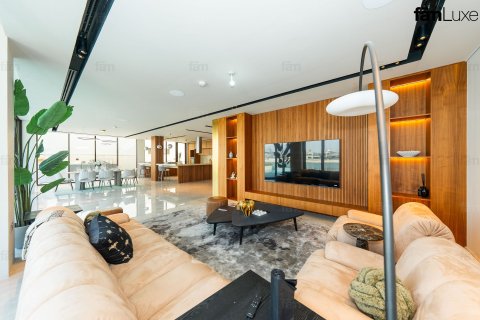 Villa à Palm Jumeirah, Dubai, 5 chambres, 682.4 m², № 96205 - photo 2