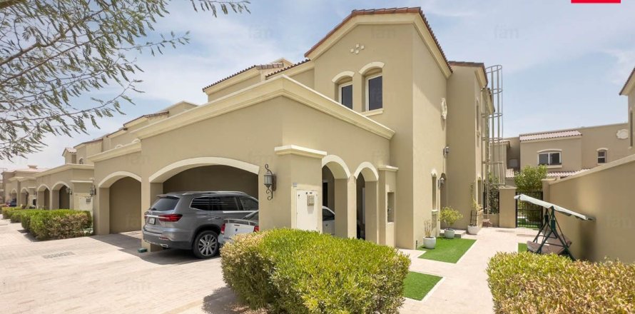 Adosado en Dubai, 3 dormitorios, 248.4 m², № 48918