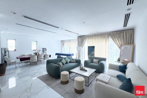 Villa in Dubai 4 bedrooms, 578.6 sq.m. № 49977 - photo 1