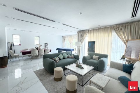 Villa in Dubai 4 bedrooms, 578.6 sq.m. № 49977 - photo 18