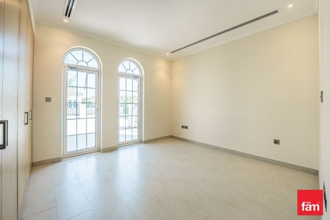 Villa in Dubai 4 bedrooms, 578.6 sq.m. № 49977 - photo 15