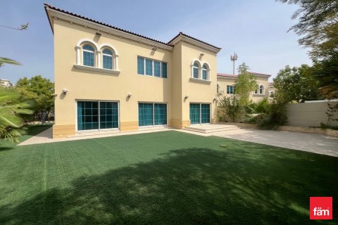 Villa in Dubai 4 bedrooms, 578.6 sq.m. № 49977 - photo 7