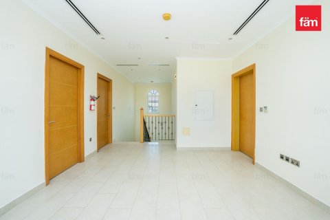 Villa in Dubai 4 bedrooms, 578.6 sq.m. № 49977 - photo 10