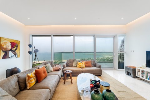 Apartment in Dubai Marina, Dubai 3 bedrooms, 242 sq.m. № 97203 - photo 3