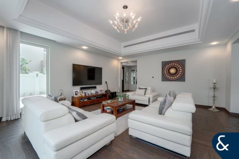 Купить виллу в Victory Heights, Dubai Sports City, Дубай: 5 спален, 446м², № 75665 - фото 3