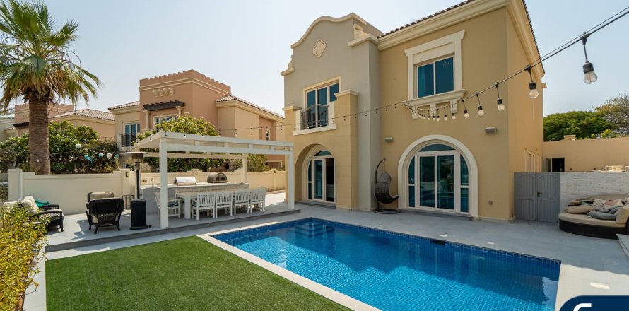 Вилла в Victory Heights, Dubai Sports City, Дубай, 5 спален, 446м², № 75665